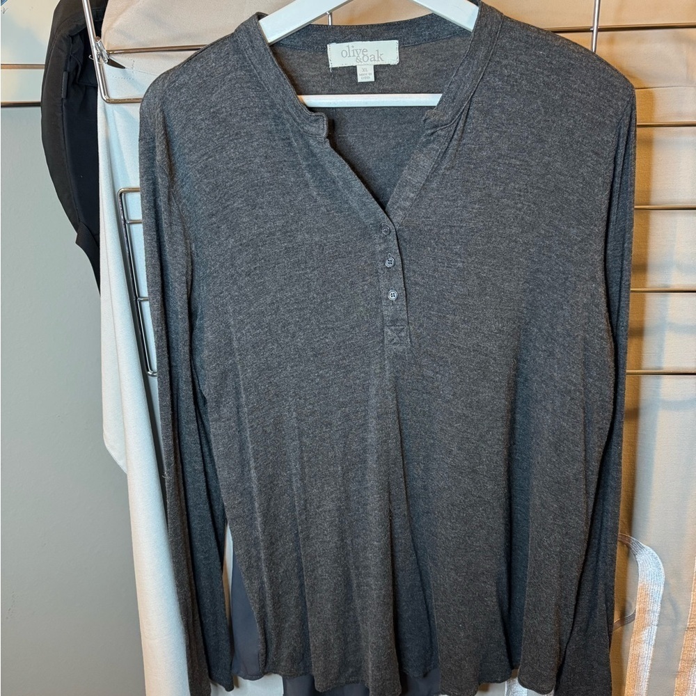 Olive & Oak top